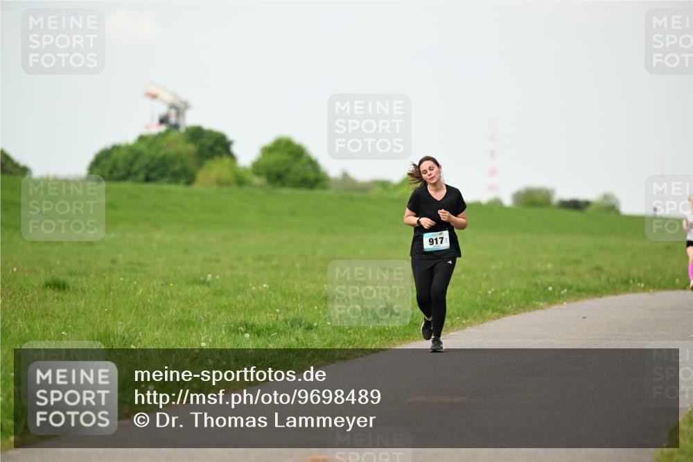 10.05.2026 - 8. Wedeler Halbmarathon Dr. Thomas Lammeyer http://msf.ph/oto/9698489 10.05.2026 11:33:15 Laufen 917 meine-sportfotos.de