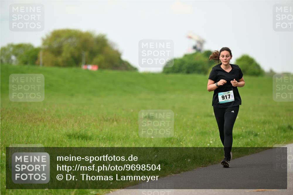 10.05.2026 - 8. Wedeler Halbmarathon Dr. Thomas Lammeyer http://msf.ph/oto/9698504 10.05.2026 11:33:19 Laufen 917 meine-sportfotos.de
