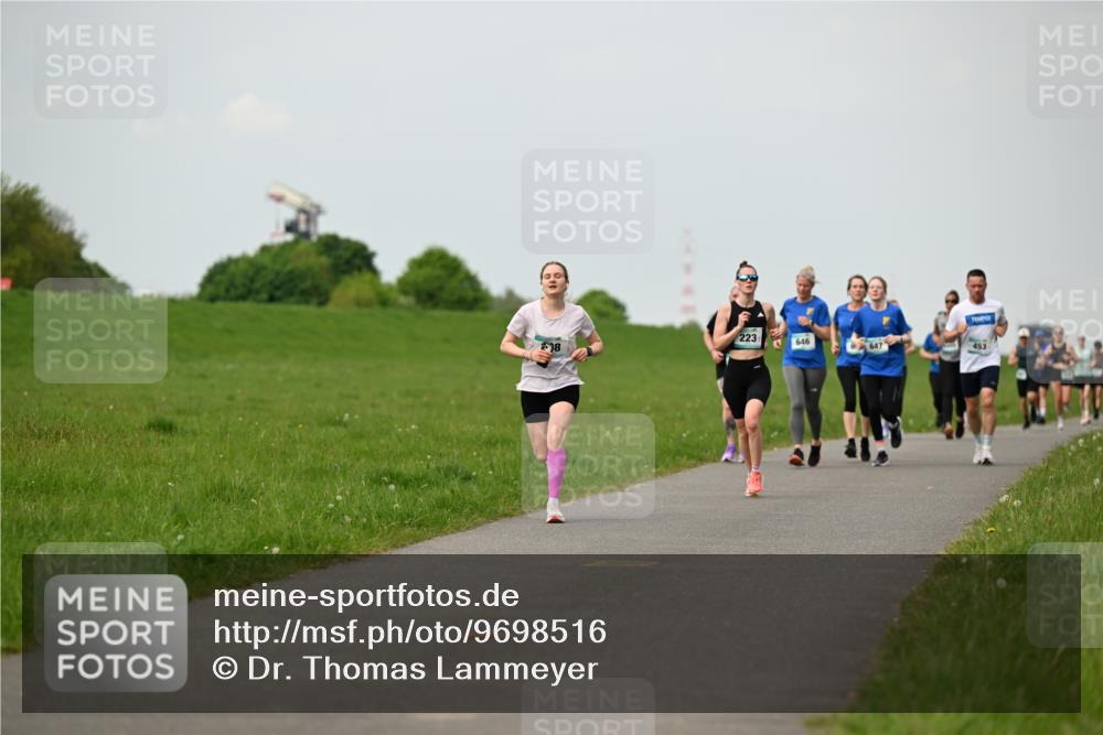 10.05.2026 - 8. Wedeler Halbmarathon Dr. Thomas Lammeyer http://msf.ph/oto/9698516 10.05.2026 11:33:26 Laufen 223, 646, 647 meine-sportfotos.de