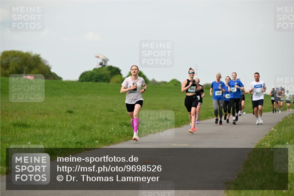 10.05.2026 - 8. Wedeler Halbmarathon Dr. Thomas Lammeyer http://msf.ph/oto/9698526 10.05.2026 11:33:27 Laufen 223, 647, 646 meine-sportfotos.de