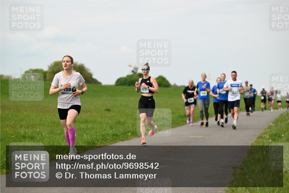 10.05.2026 - 8. Wedeler Halbmarathon Dr. Thomas Lammeyer http://msf.ph/oto/9698542 10.05.2026 11:33:30 Laufen 223 meine-sportfotos.de