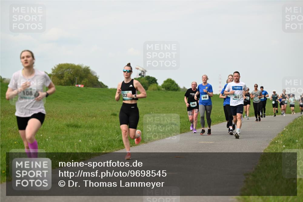 10.05.2026 - 8. Wedeler Halbmarathon Dr. Thomas Lammeyer http://msf.ph/oto/9698545 10.05.2026 11:33:31 Laufen 108, 998, 646, 453 meine-sportfotos.de