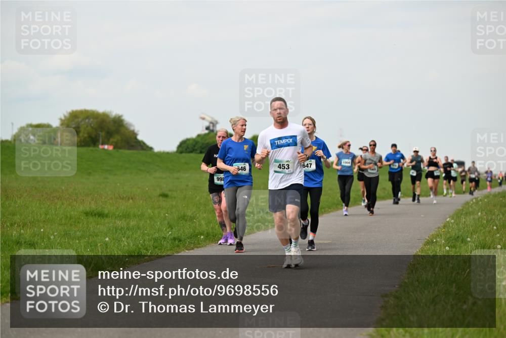 10.05.2026 - 8. Wedeler Halbmarathon Dr. Thomas Lammeyer http://msf.ph/oto/9698556 10.05.2026 11:33:33 Laufen 1004, 546, 453, 647, 998 meine-sportfotos.de