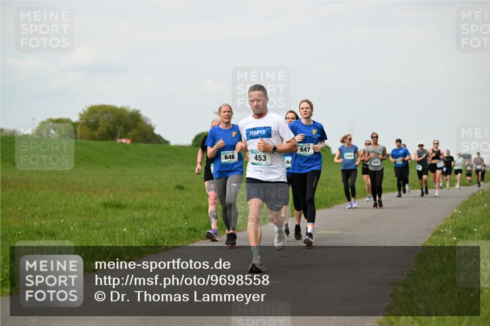 10.05.2026 - 8. Wedeler Halbmarathon Dr. Thomas Lammeyer http://msf.ph/oto/9698558 10.05.2026 11:33:34 Laufen 647, 646, 453, 1004, 1005 meine-sportfotos.de