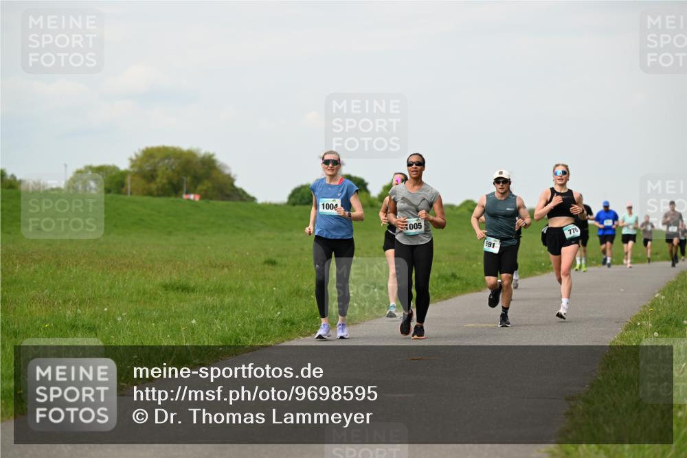 10.05.2026 - 8. Wedeler Halbmarathon Dr. Thomas Lammeyer http://msf.ph/oto/9698595 10.05.2026 11:33:40 Laufen 1004, 005, 591, 770 meine-sportfotos.de