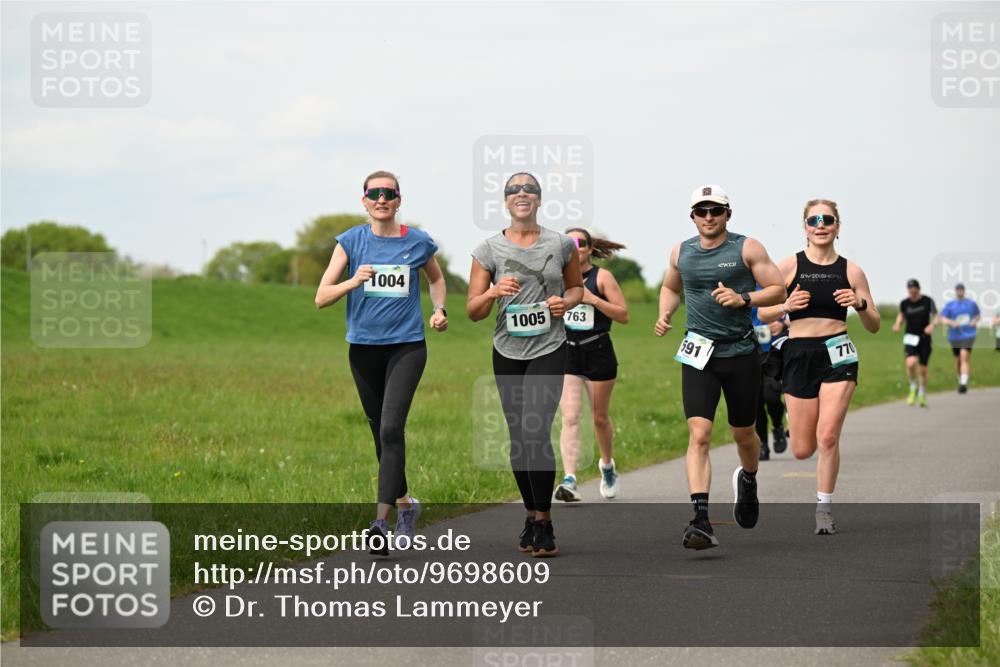 10.05.2026 - 8. Wedeler Halbmarathon Dr. Thomas Lammeyer http://msf.ph/oto/9698609 10.05.2026 11:33:42 Laufen 1004, 1005, 763, 591, 770 meine-sportfotos.de