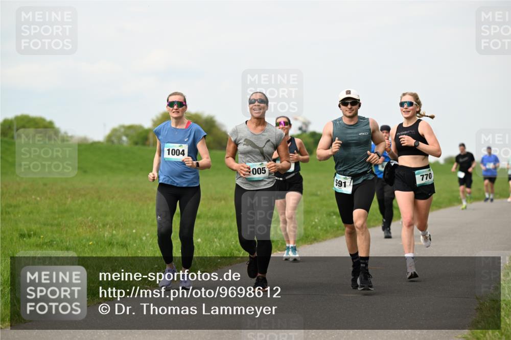 10.05.2026 - 8. Wedeler Halbmarathon Dr. Thomas Lammeyer http://msf.ph/oto/9698612 10.05.2026 11:33:42 Laufen 1004, 005, 591, 770 meine-sportfotos.de