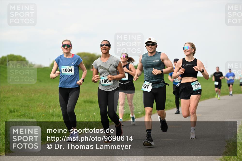 10.05.2026 - 8. Wedeler Halbmarathon Dr. Thomas Lammeyer http://msf.ph/oto/9698614 10.05.2026 11:33:42 Laufen 1004, 1005, 591, 770 meine-sportfotos.de