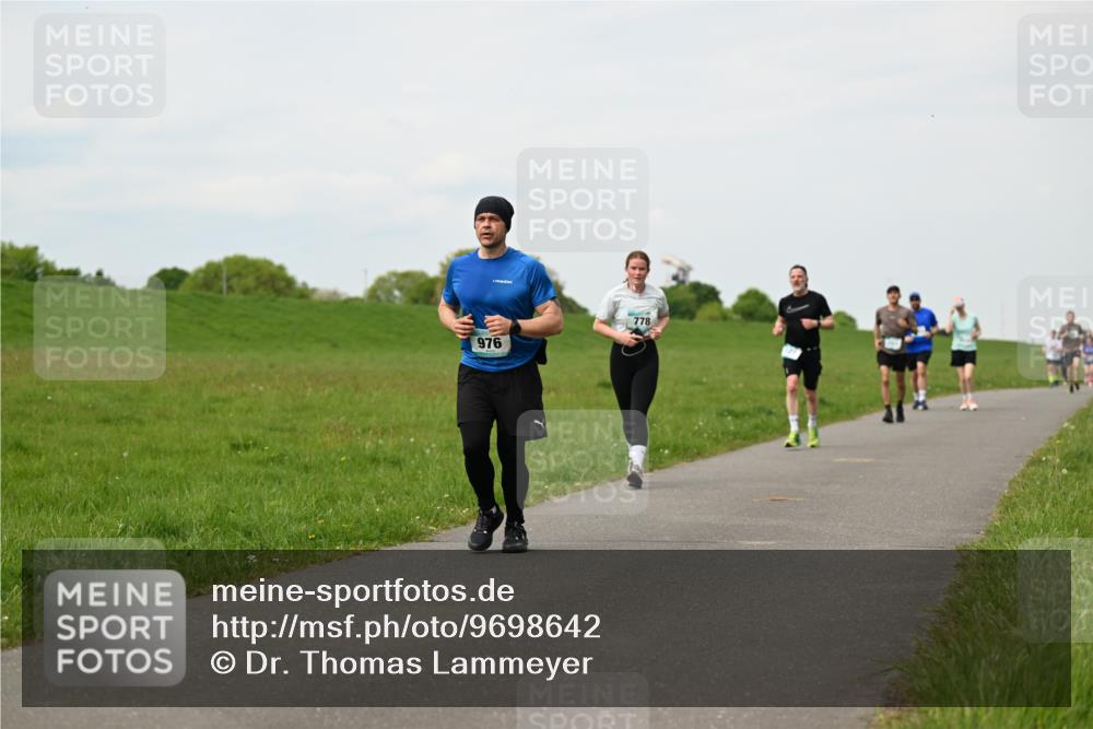 10.05.2026 - 8. Wedeler Halbmarathon Dr. Thomas Lammeyer http://msf.ph/oto/9698642 10.05.2026 11:33:47 Laufen 976, 778 meine-sportfotos.de