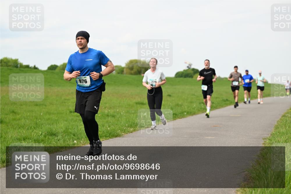 10.05.2026 - 8. Wedeler Halbmarathon Dr. Thomas Lammeyer http://msf.ph/oto/9698646 10.05.2026 11:33:48 Laufen 976, 778 meine-sportfotos.de