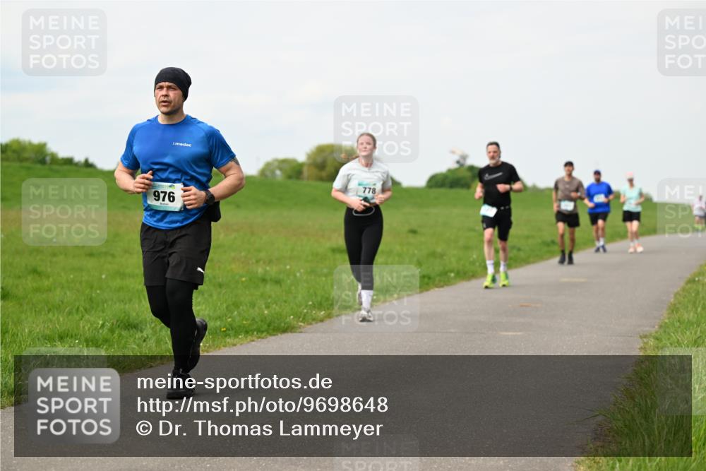 10.05.2026 - 8. Wedeler Halbmarathon Dr. Thomas Lammeyer http://msf.ph/oto/9698648 10.05.2026 11:33:48 Laufen 976, 778 meine-sportfotos.de