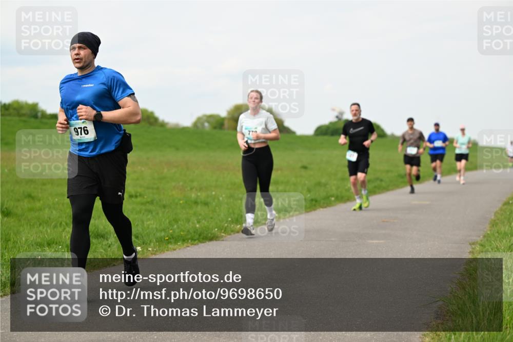10.05.2026 - 8. Wedeler Halbmarathon Dr. Thomas Lammeyer http://msf.ph/oto/9698650 10.05.2026 11:33:48 Laufen 976 meine-sportfotos.de