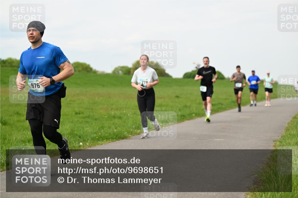 10.05.2026 - 8. Wedeler Halbmarathon Dr. Thomas Lammeyer http://msf.ph/oto/9698651 10.05.2026 11:33:49 Laufen 976 meine-sportfotos.de