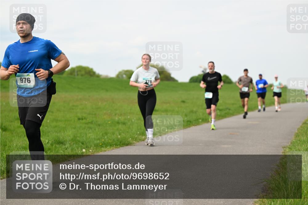 10.05.2026 - 8. Wedeler Halbmarathon Dr. Thomas Lammeyer http://msf.ph/oto/9698652 10.05.2026 11:33:49 Laufen 976 meine-sportfotos.de