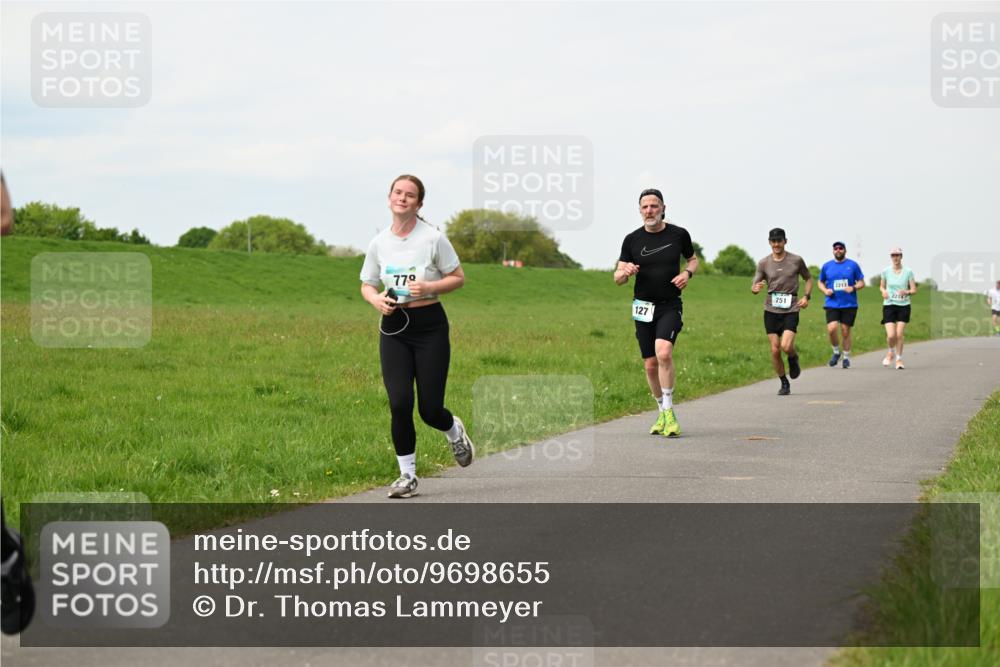 10.05.2026 - 8. Wedeler Halbmarathon Dr. Thomas Lammeyer http://msf.ph/oto/9698655 10.05.2026 11:33:49 Laufen 779, 751, 127, 2213 meine-sportfotos.de