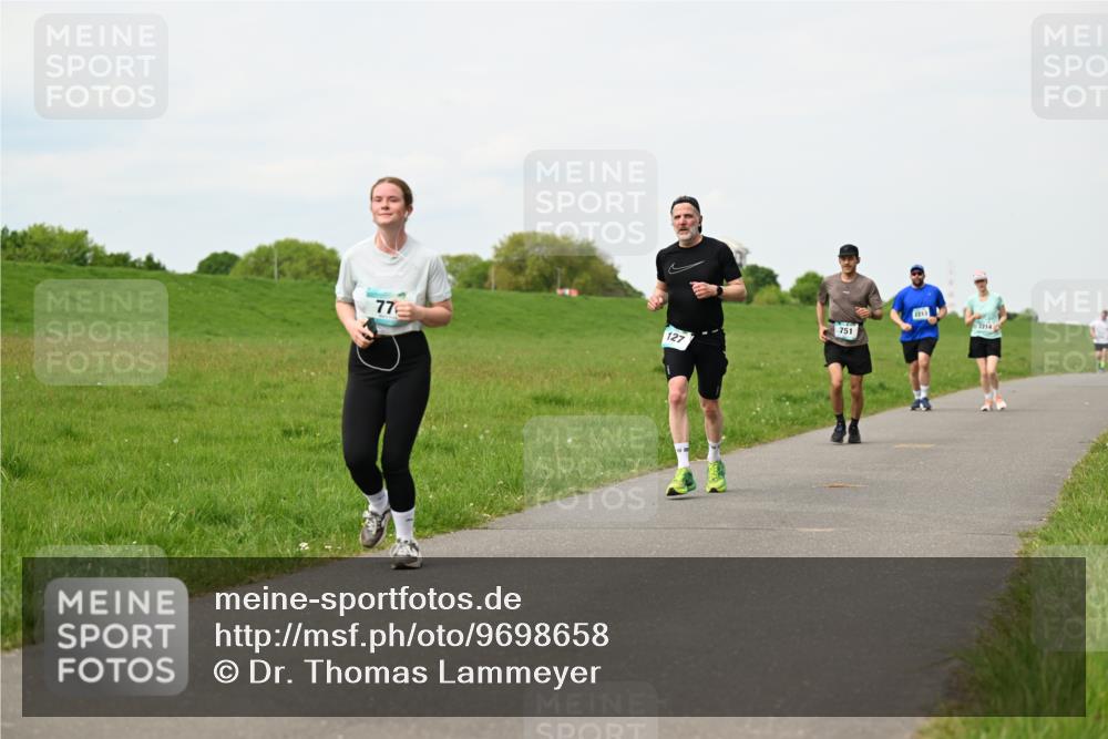 10.05.2026 - 8. Wedeler Halbmarathon Dr. Thomas Lammeyer http://msf.ph/oto/9698658 10.05.2026 11:33:50 Laufen 127, 751, 2213, 2214 meine-sportfotos.de