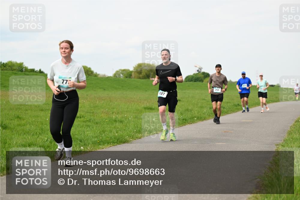 10.05.2026 - 8. Wedeler Halbmarathon Dr. Thomas Lammeyer http://msf.ph/oto/9698663 10.05.2026 11:33:50 Laufen 127, 772, 2213, 751 meine-sportfotos.de