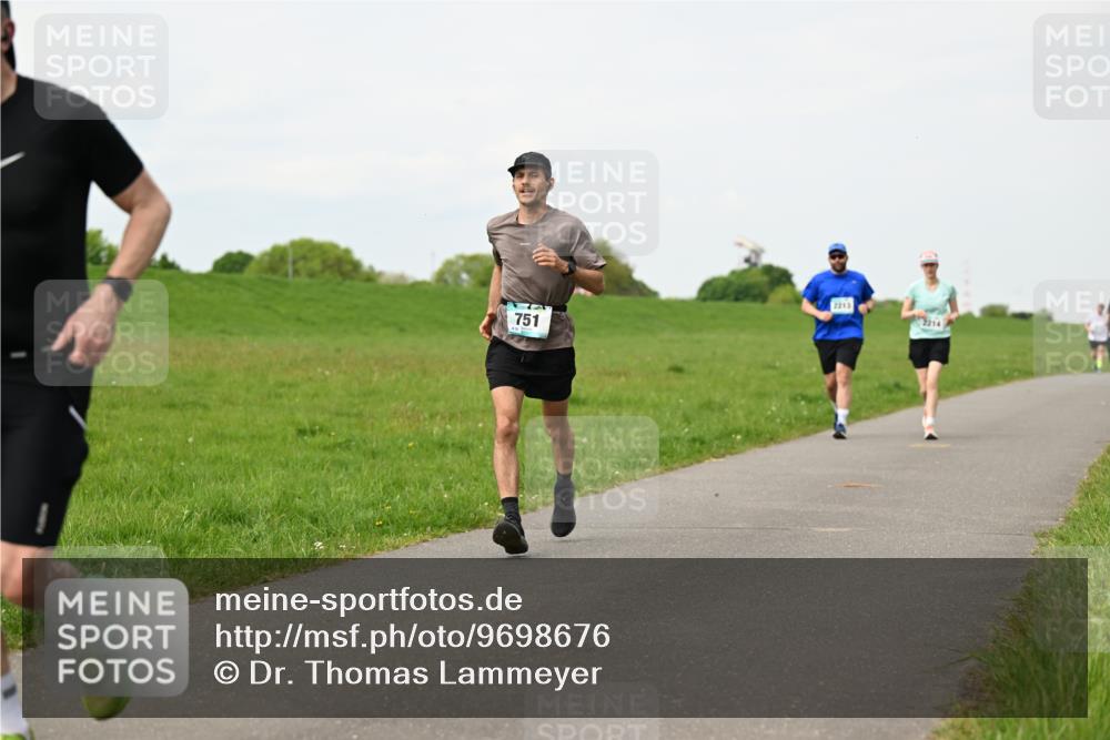 10.05.2026 - 8. Wedeler Halbmarathon Dr. Thomas Lammeyer http://msf.ph/oto/9698676 10.05.2026 11:33:53 Laufen 751 meine-sportfotos.de