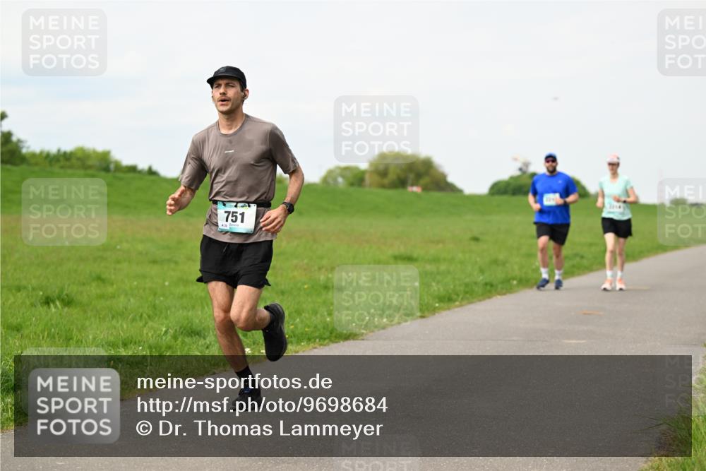 10.05.2026 - 8. Wedeler Halbmarathon Dr. Thomas Lammeyer http://msf.ph/oto/9698684 10.05.2026 11:33:54 Laufen 751 meine-sportfotos.de
