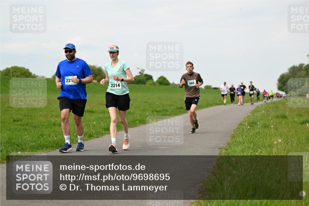 10.05.2026 - 8. Wedeler Halbmarathon Dr. Thomas Lammeyer http://msf.ph/oto/9698695 10.05.2026 11:33:57 Laufen 221, 2214, 868 meine-sportfotos.de