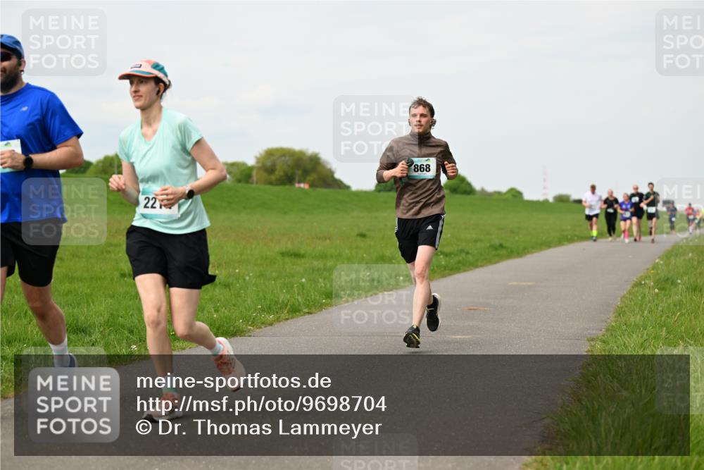 10.05.2026 - 8. Wedeler Halbmarathon Dr. Thomas Lammeyer http://msf.ph/oto/9698704 10.05.2026 11:33:59 Laufen 868 meine-sportfotos.de