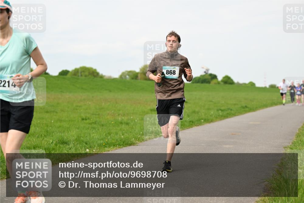 10.05.2026 - 8. Wedeler Halbmarathon Dr. Thomas Lammeyer http://msf.ph/oto/9698708 10.05.2026 11:34:00 Laufen 2214, 868 meine-sportfotos.de