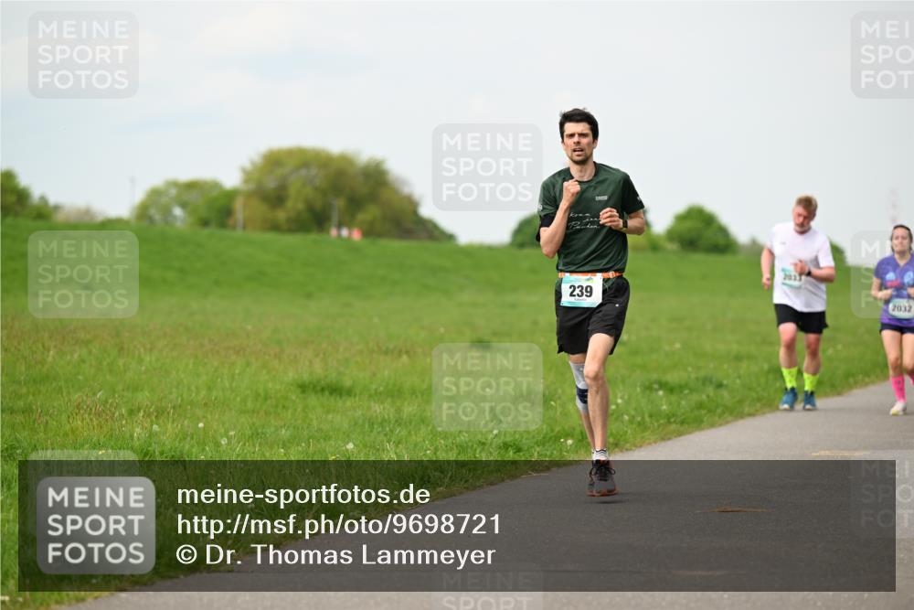 10.05.2026 - 8. Wedeler Halbmarathon Dr. Thomas Lammeyer http://msf.ph/oto/9698721 10.05.2026 11:34:08 Laufen 239, 2013, 2032 meine-sportfotos.de