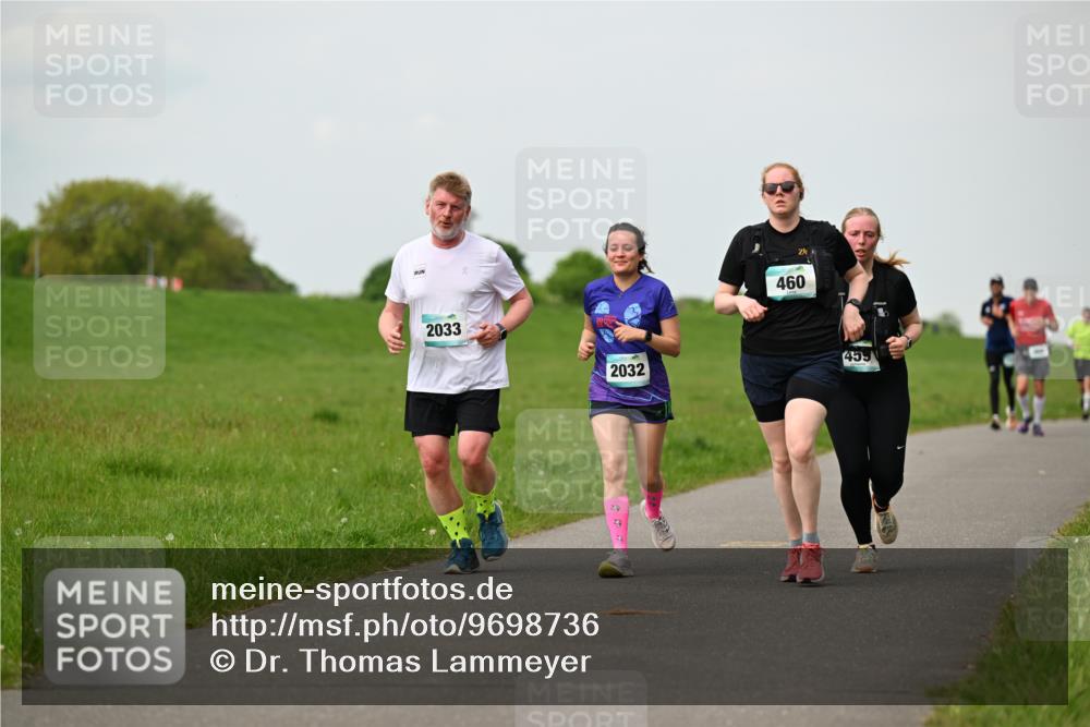 10.05.2026 - 8. Wedeler Halbmarathon Dr. Thomas Lammeyer http://msf.ph/oto/9698736 10.05.2026 11:34:12 Laufen 2033, 2032, 460, 455 meine-sportfotos.de