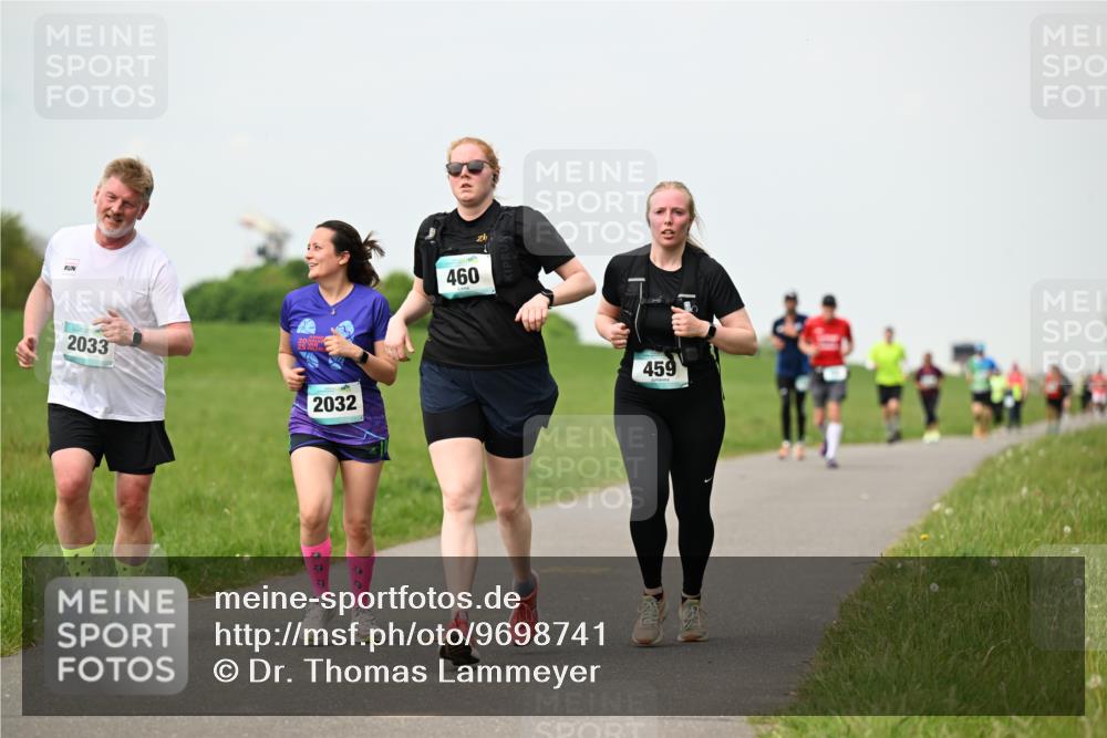 10.05.2026 - 8. Wedeler Halbmarathon Dr. Thomas Lammeyer http://msf.ph/oto/9698741 10.05.2026 11:34:13 Laufen 2033, 2032, 250, 460, 459 meine-sportfotos.de