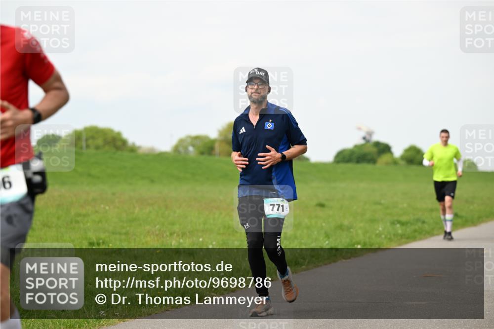 10.05.2026 - 8. Wedeler Halbmarathon Dr. Thomas Lammeyer http://msf.ph/oto/9698786 10.05.2026 11:34:25 Laufen 771 meine-sportfotos.de