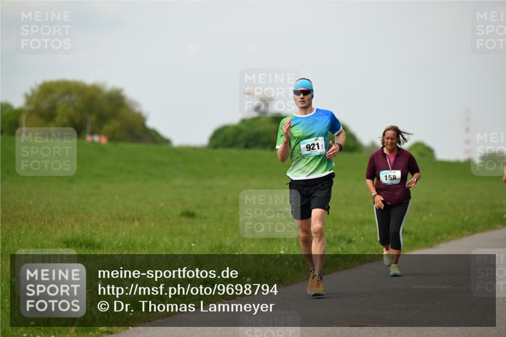 10.05.2026 - 8. Wedeler Halbmarathon Dr. Thomas Lammeyer http://msf.ph/oto/9698794 10.05.2026 11:34:33 Laufen 921, 158 meine-sportfotos.de