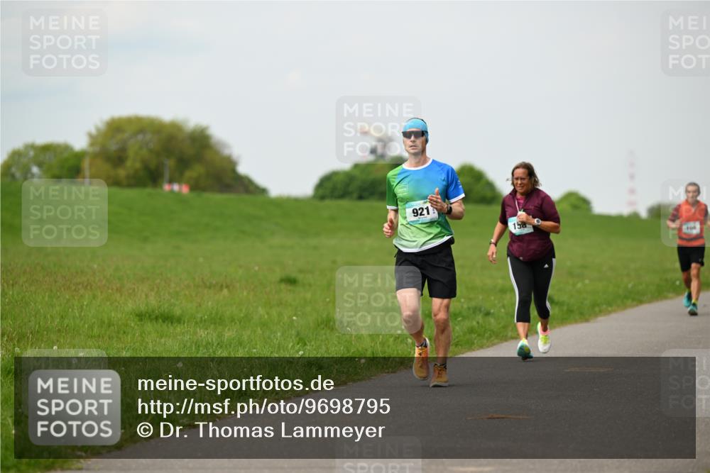 10.05.2026 - 8. Wedeler Halbmarathon Dr. Thomas Lammeyer http://msf.ph/oto/9698795 10.05.2026 11:34:33 Laufen 921, 158, 100 meine-sportfotos.de
