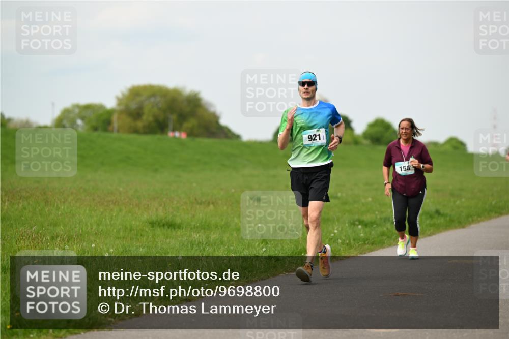 10.05.2026 - 8. Wedeler Halbmarathon Dr. Thomas Lammeyer http://msf.ph/oto/9698800 10.05.2026 11:34:34 Laufen 921, 158 meine-sportfotos.de