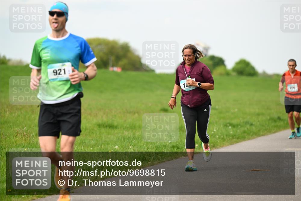 10.05.2026 - 8. Wedeler Halbmarathon Dr. Thomas Lammeyer http://msf.ph/oto/9698815 10.05.2026 11:34:36 Laufen 921, 106 meine-sportfotos.de