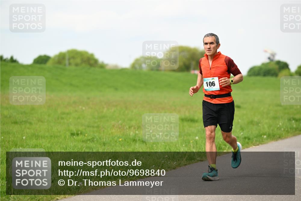 10.05.2026 - 8. Wedeler Halbmarathon Dr. Thomas Lammeyer http://msf.ph/oto/9698840 10.05.2026 11:34:41 Laufen 106 meine-sportfotos.de