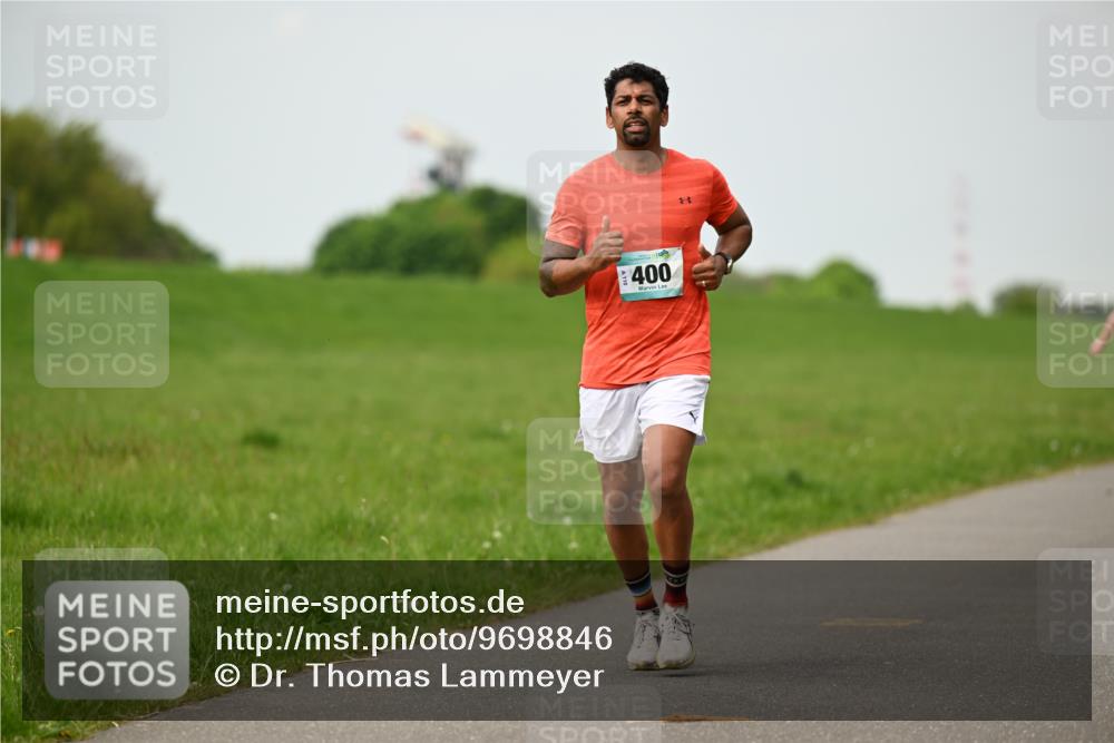 10.05.2026 - 8. Wedeler Halbmarathon Dr. Thomas Lammeyer http://msf.ph/oto/9698846 10.05.2026 11:34:54 Laufen 400 meine-sportfotos.de