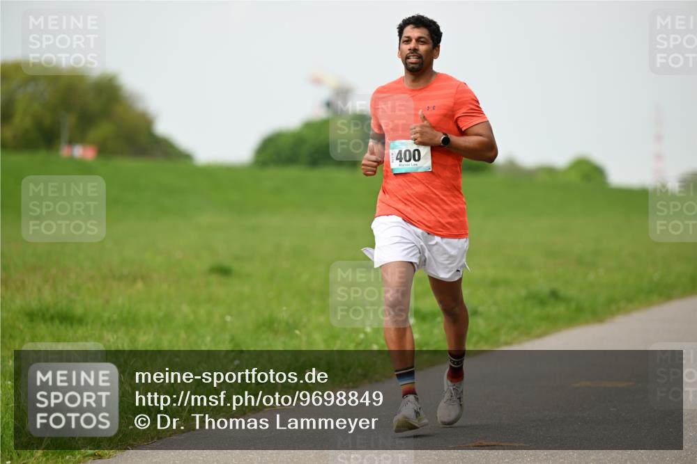 10.05.2026 - 8. Wedeler Halbmarathon Dr. Thomas Lammeyer http://msf.ph/oto/9698849 10.05.2026 11:34:54 Laufen 400 meine-sportfotos.de