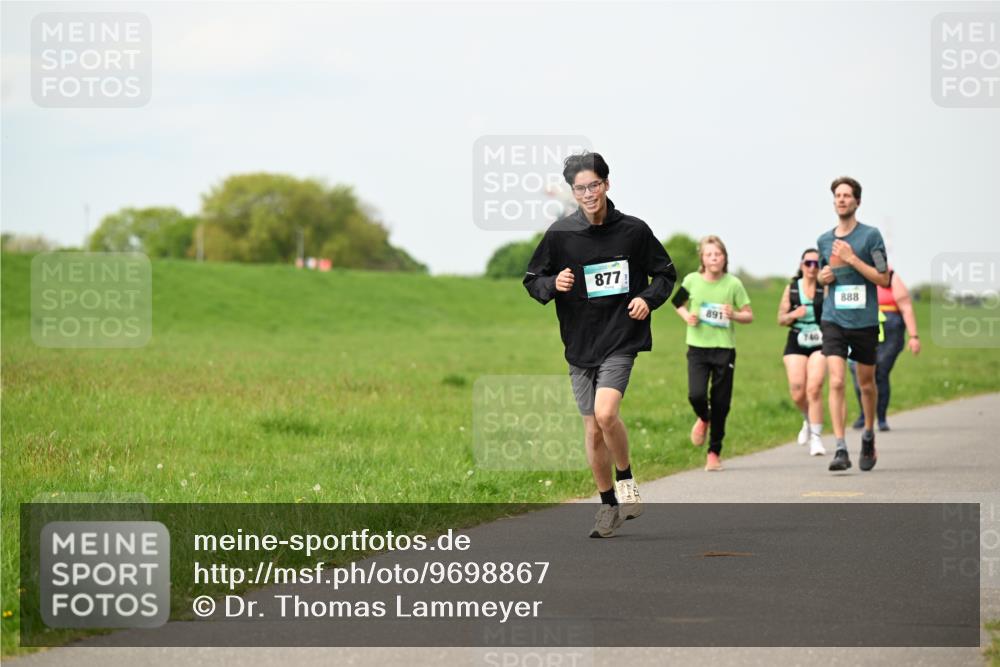 10.05.2026 - 8. Wedeler Halbmarathon Dr. Thomas Lammeyer http://msf.ph/oto/9698867 10.05.2026 11:35:03 Laufen 877, 891, 888 meine-sportfotos.de
