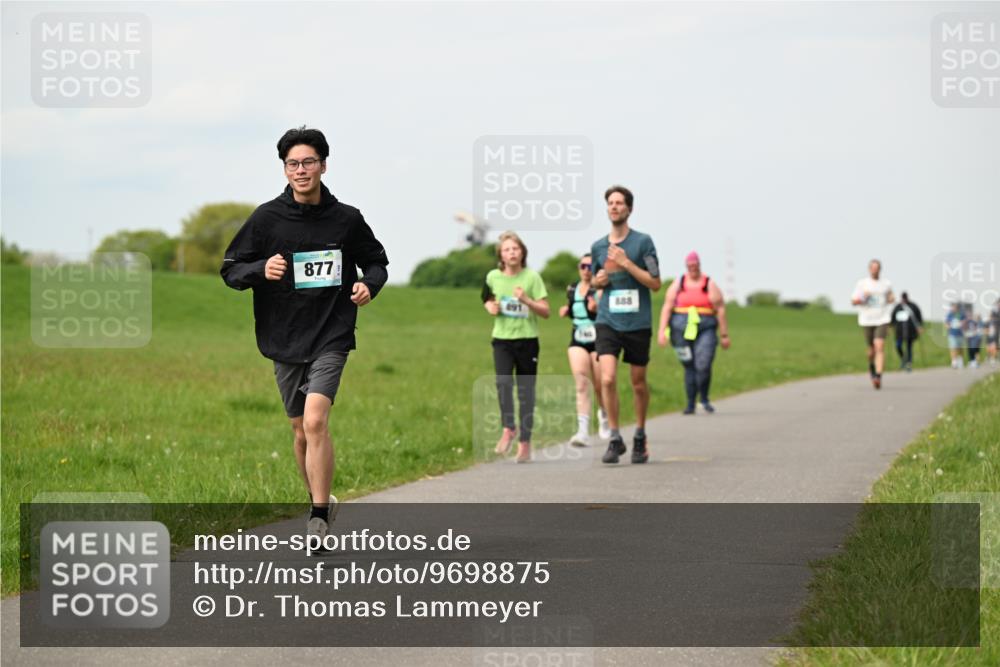 10.05.2026 - 8. Wedeler Halbmarathon Dr. Thomas Lammeyer http://msf.ph/oto/9698875 10.05.2026 11:35:04 Laufen 877, 888 meine-sportfotos.de