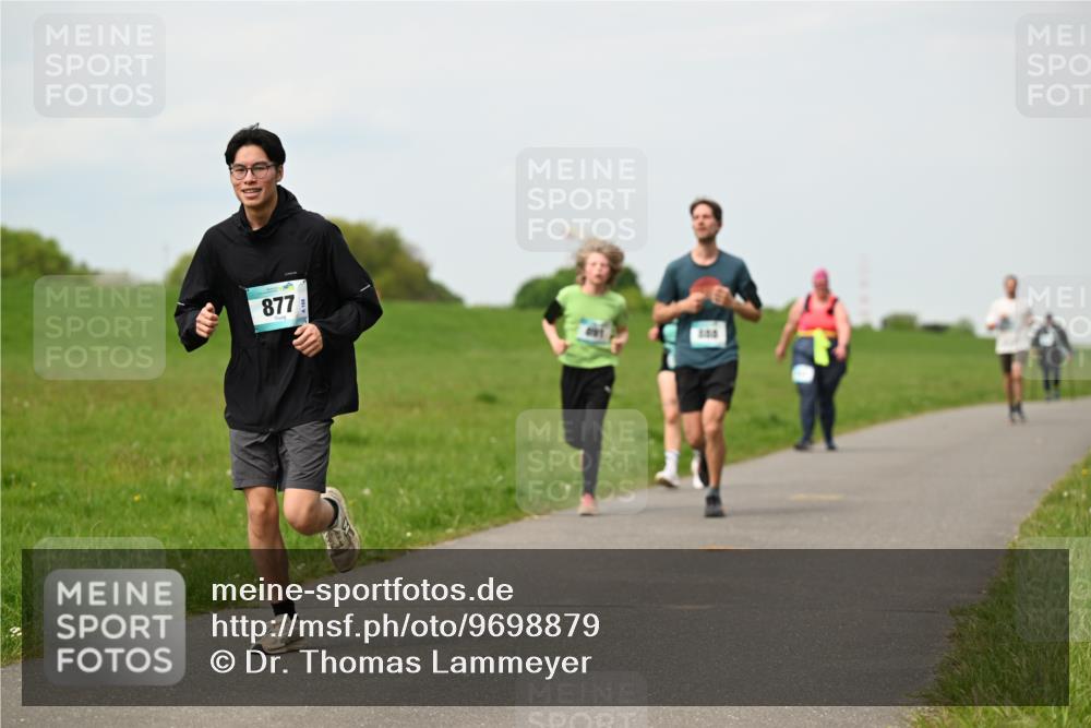 10.05.2026 - 8. Wedeler Halbmarathon Dr. Thomas Lammeyer http://msf.ph/oto/9698879 10.05.2026 11:35:05 Laufen 877 meine-sportfotos.de