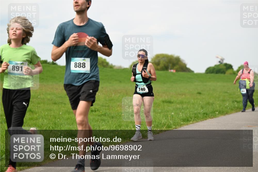 10.05.2026 - 8. Wedeler Halbmarathon Dr. Thomas Lammeyer http://msf.ph/oto/9698902 10.05.2026 11:35:09 Laufen 891, 888, 740, 310 meine-sportfotos.de