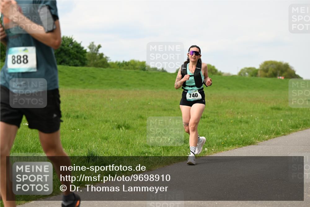 10.05.2026 - 8. Wedeler Halbmarathon Dr. Thomas Lammeyer http://msf.ph/oto/9698910 10.05.2026 11:35:10 Laufen 888, 740 meine-sportfotos.de