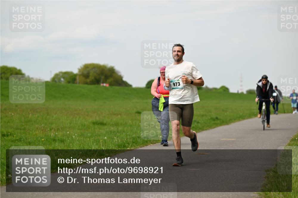 10.05.2026 - 8. Wedeler Halbmarathon Dr. Thomas Lammeyer http://msf.ph/oto/9698921 10.05.2026 11:35:13 Laufen 973 meine-sportfotos.de