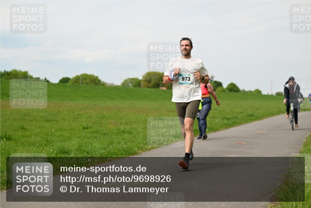 10.05.2026 - 8. Wedeler Halbmarathon Dr. Thomas Lammeyer http://msf.ph/oto/9698926 10.05.2026 11:35:14 Laufen 973 meine-sportfotos.de