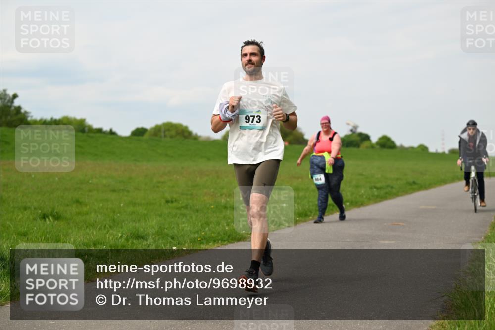 10.05.2026 - 8. Wedeler Halbmarathon Dr. Thomas Lammeyer http://msf.ph/oto/9698932 10.05.2026 11:35:14 Laufen 973 meine-sportfotos.de