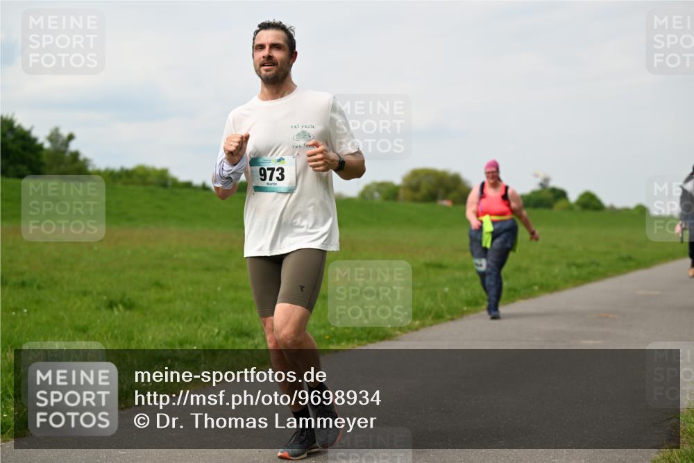 10.05.2026 - 8. Wedeler Halbmarathon Dr. Thomas Lammeyer http://msf.ph/oto/9698934 10.05.2026 11:35:15 Laufen 973 meine-sportfotos.de