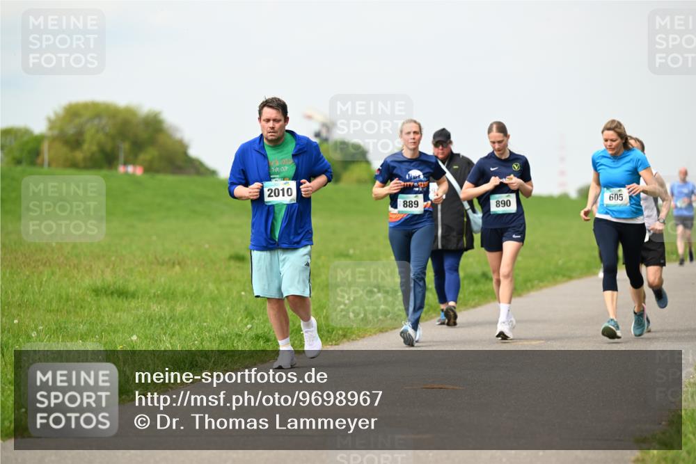 10.05.2026 - 8. Wedeler Halbmarathon Dr. Thomas Lammeyer http://msf.ph/oto/9698967 10.05.2026 11:35:34 Laufen 2010, 889, 890, 605 meine-sportfotos.de