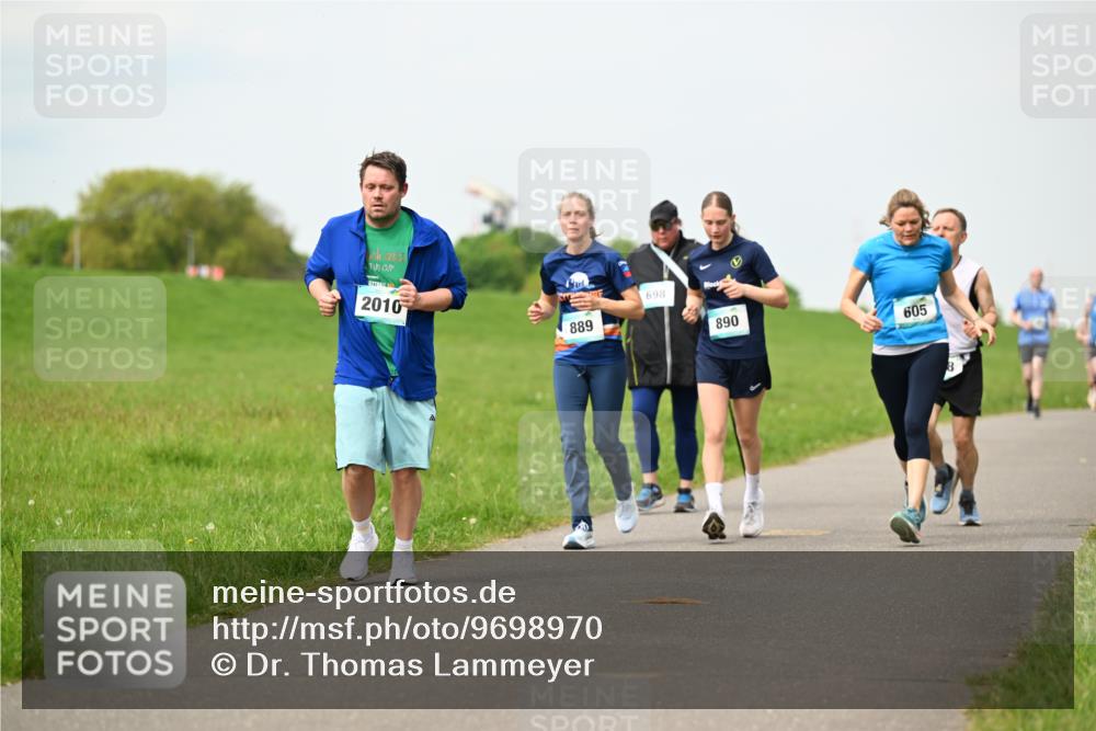 10.05.2026 - 8. Wedeler Halbmarathon Dr. Thomas Lammeyer http://msf.ph/oto/9698970 10.05.2026 11:35:34 Laufen 2025, 2010, 889, 698, 890, 605 meine-sportfotos.de