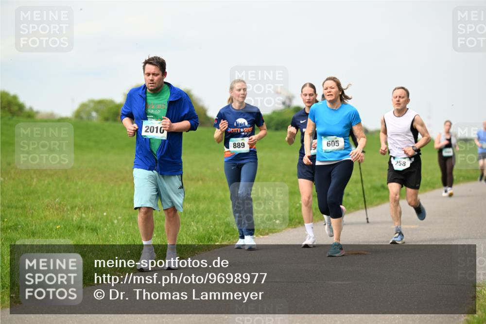 10.05.2026 - 8. Wedeler Halbmarathon Dr. Thomas Lammeyer http://msf.ph/oto/9698977 10.05.2026 11:35:36 Laufen 2025, 2010, 889, 605, 258 meine-sportfotos.de