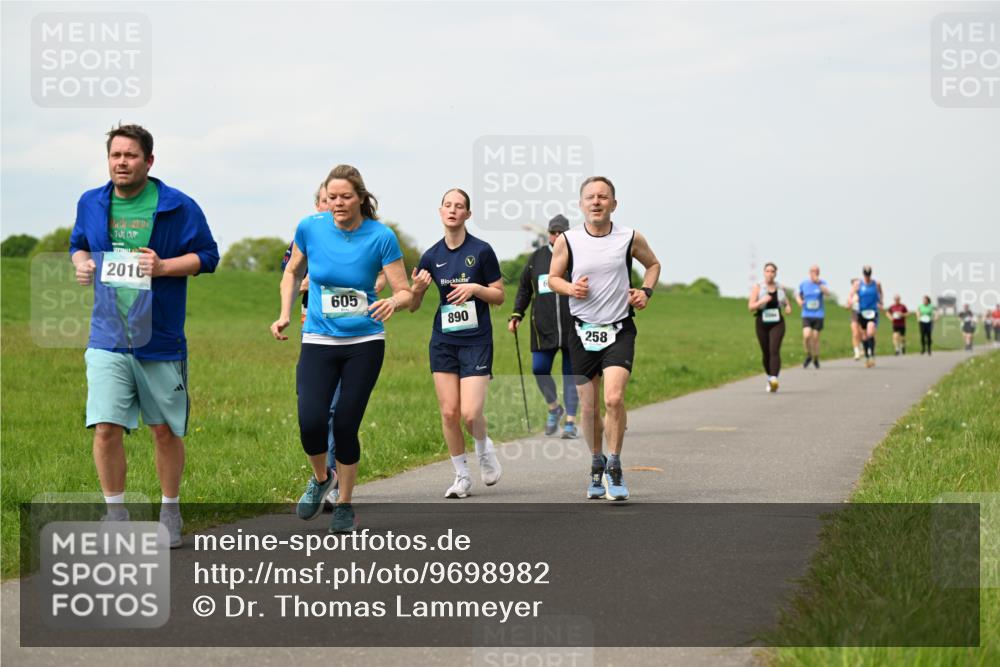 10.05.2026 - 8. Wedeler Halbmarathon Dr. Thomas Lammeyer http://msf.ph/oto/9698982 10.05.2026 11:35:37 Laufen 2016, 605, 890, 258 meine-sportfotos.de